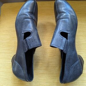 Josef Seibel - Tina Distressed Blue-Grey Leather Pumps, Size 8.5